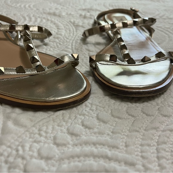 VALENTINO Rockstud Gladiator Sandal Leather Silver Flat Ankle Strap Size 39.5 - Picture 6 of 11